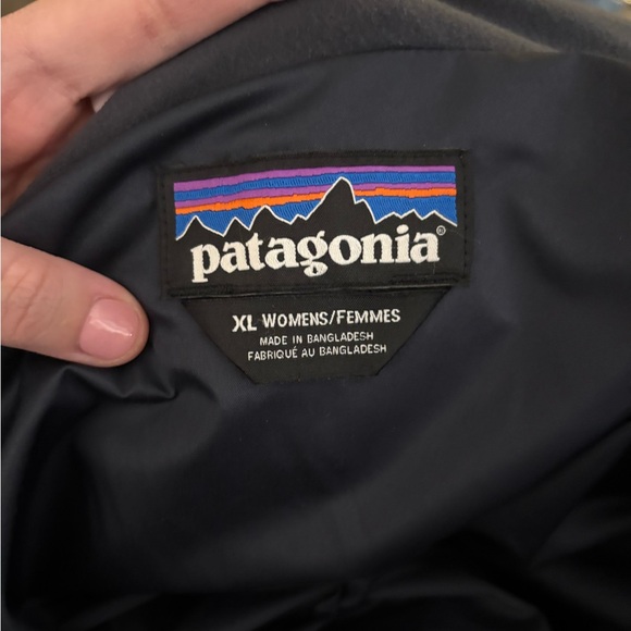 Patagonia Women's Navy Puffer Jacket - Picture 6 of 15